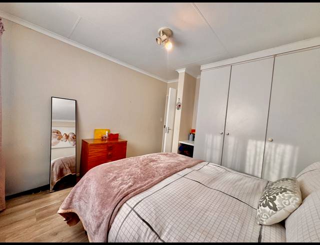 2 BEDROOM SECTIONAL TITLE FOR SALE IN MEYERSDAL
